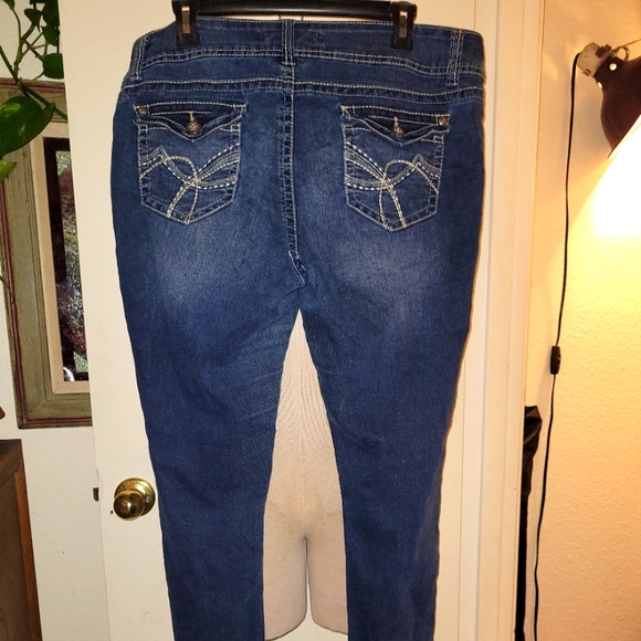 Women's NO Boundaries plus jeans - Picture 1 of 4